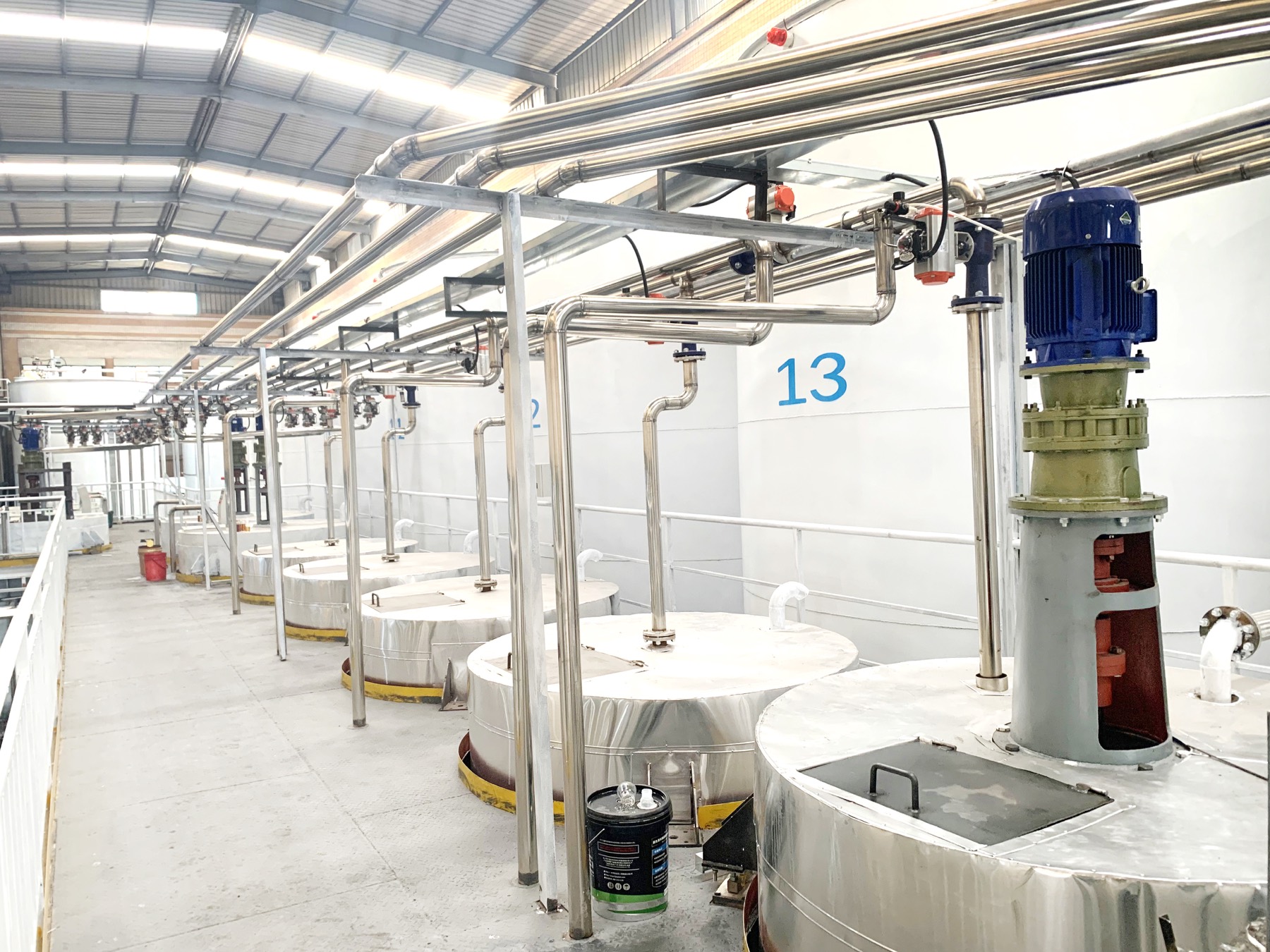 Lubricant production tanks